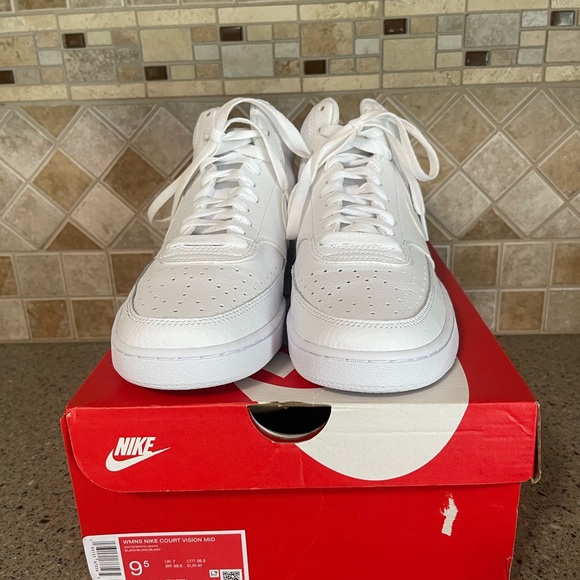 Nike NWB Court Vision Mid Women’s White Sneaker Size 9.5 - Picture 2 of 8